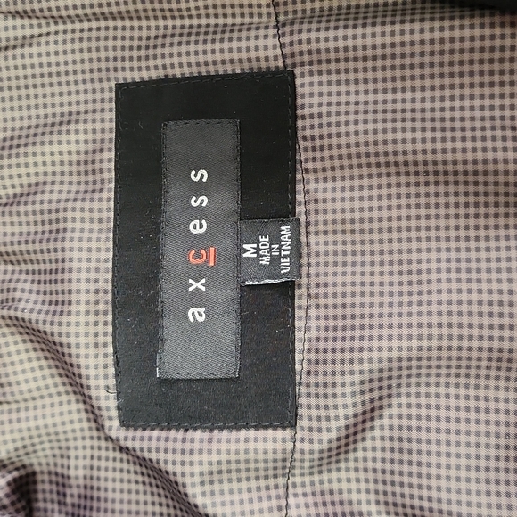 Axcess Men's black zip up jacket. Medium - Picture 5 of 7